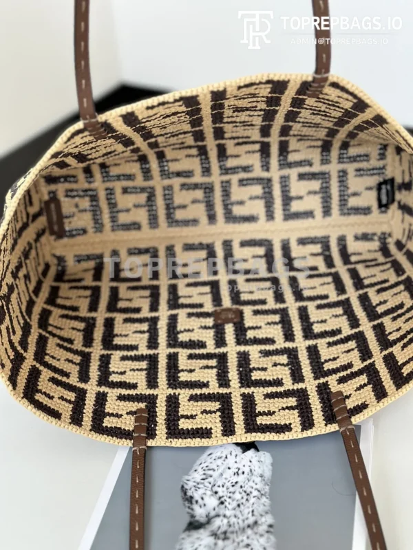 i1725434323_3229_8 Fendi Roll in Beige
