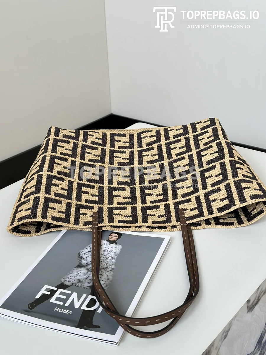 i1725434323_6532_1 Fendi Roll in Beige