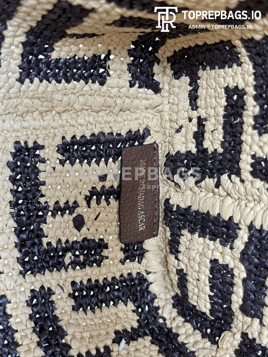 i1725434323_7844_5 Fendi Roll in Beige