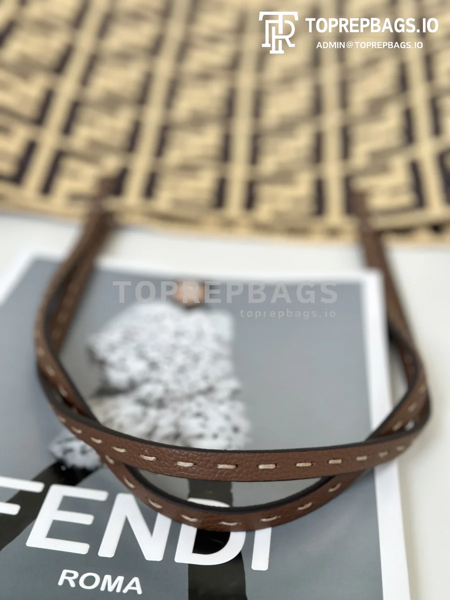 i1725434323_9632_4 Fendi Roll in Beige