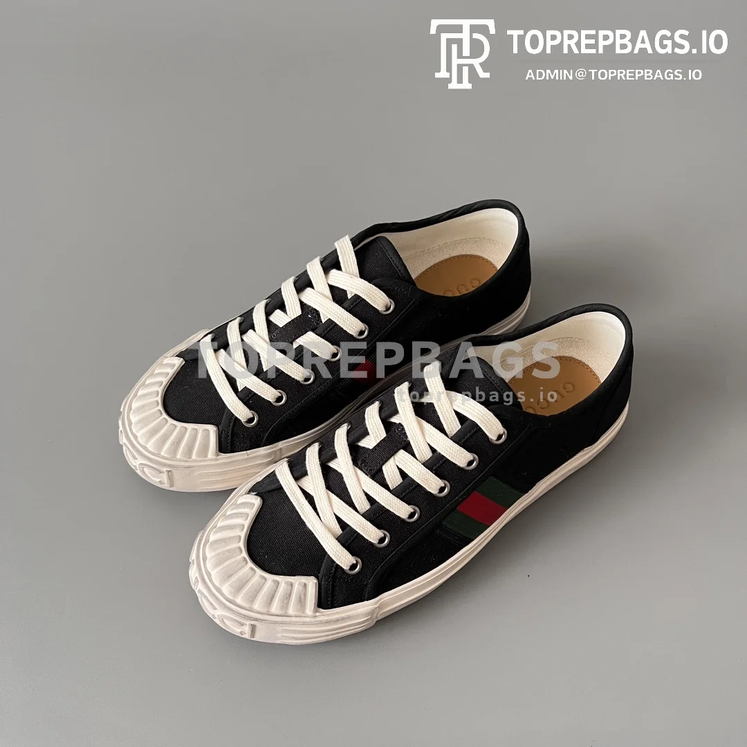 i1725715733_2475_0 Gucci Lido in Black