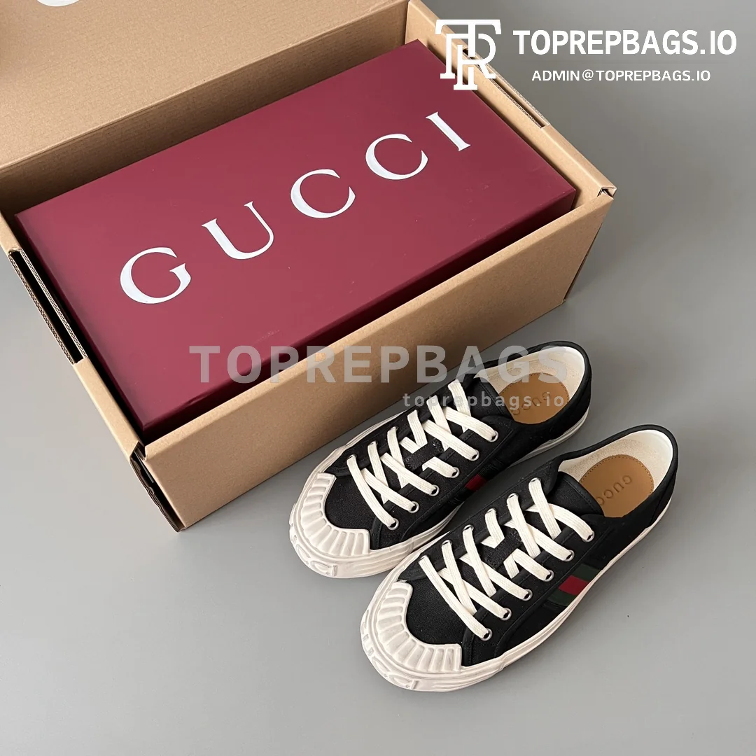 i1725715734_2439_8 Gucci Lido in Black