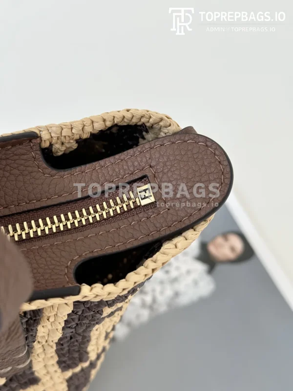 i1726480216_552_9 Fendi Mini Roll in Beige