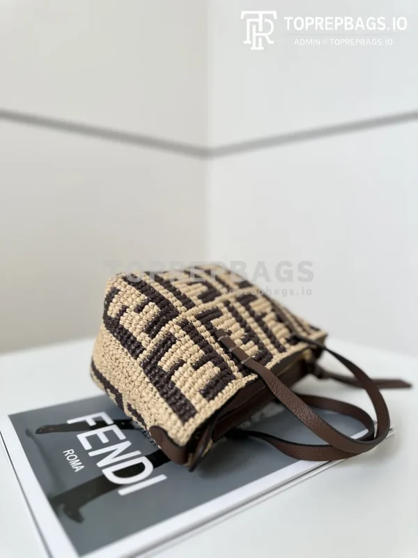 i1726480216_624_0 Fendi Mini Roll in Beige