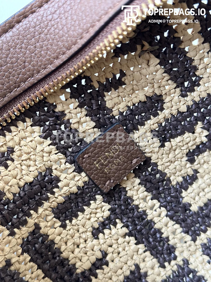 i1726480216_6399_6 Fendi Mini Roll in Beige