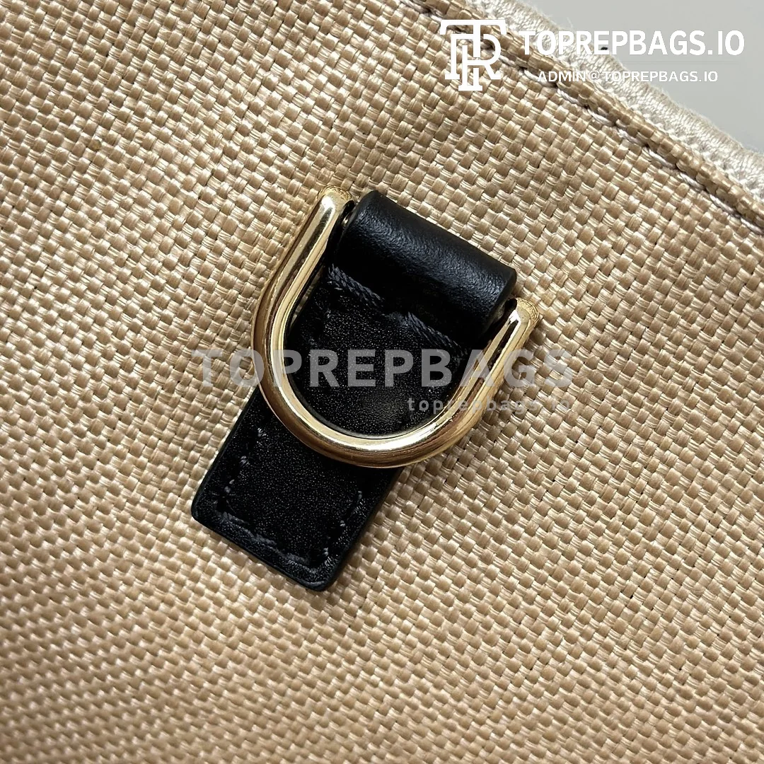 i1727247728_3133_8 Fendi Sunshine Shopper in Beige