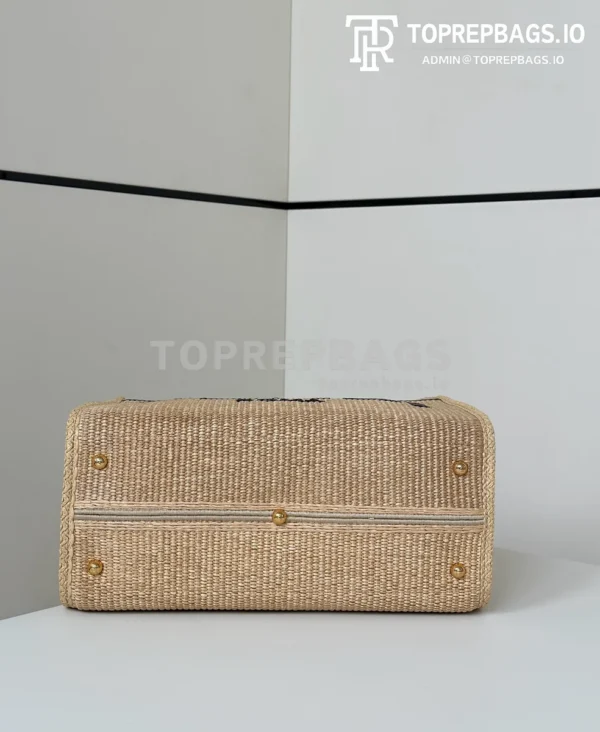 i1727247728_7280_3 Fendi Sunshine Shopper in Beige