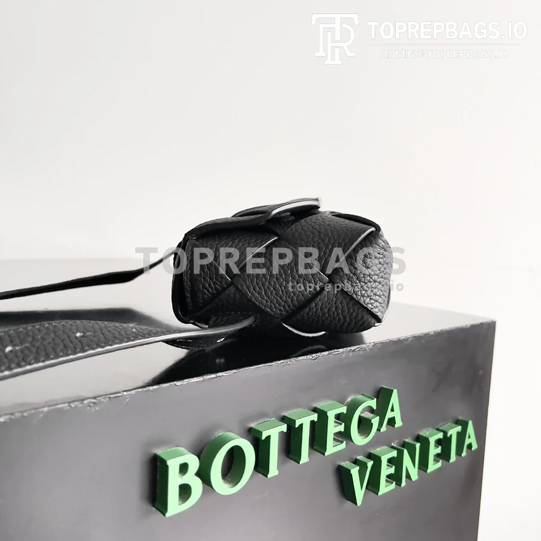Bottega Veneta Diago in Black