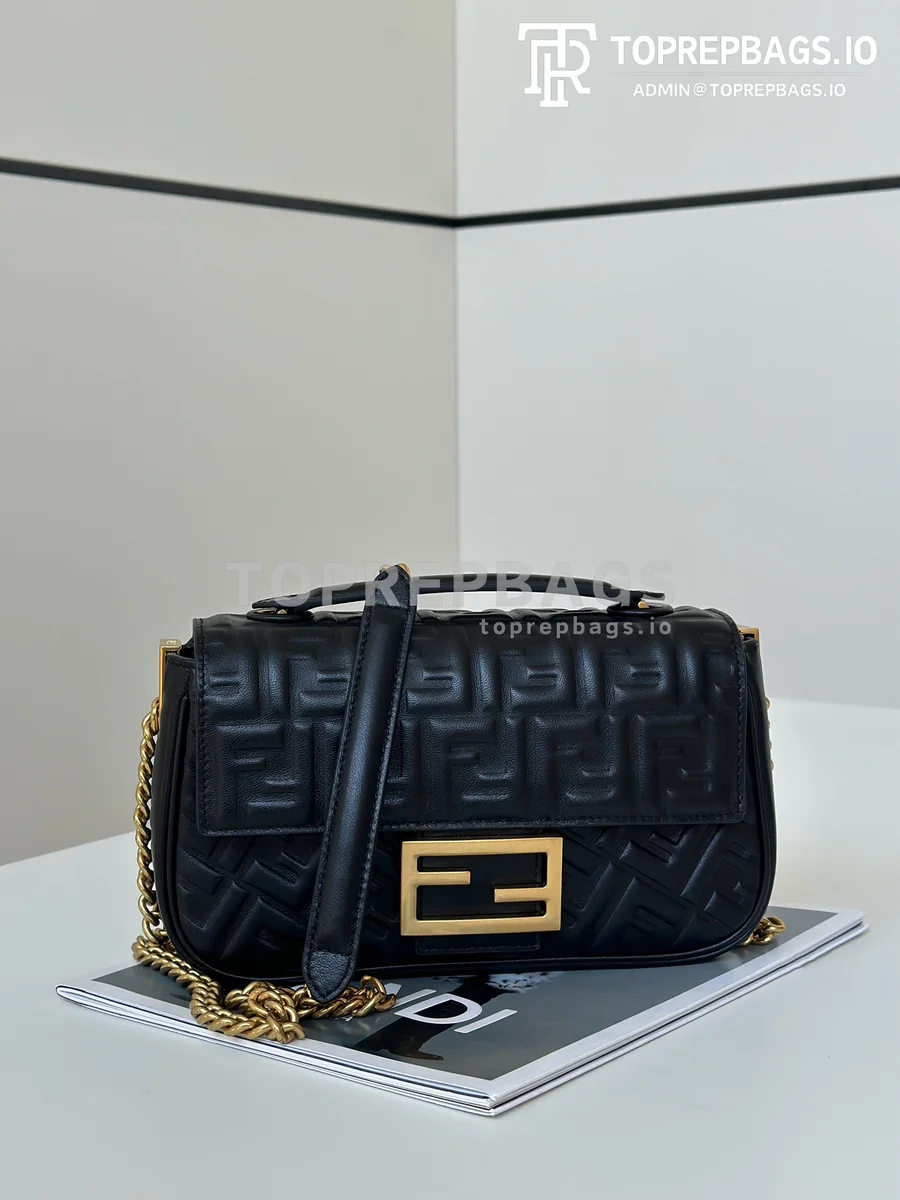 i1728626718_340_4 Fendi Baguette in Black