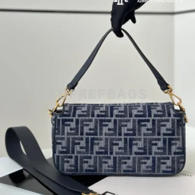 Fendi Baguette Medium in Blue