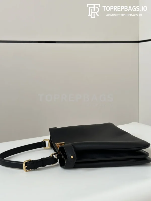 i1728987585_2914_2-1 Fendi Peekaboo Medium in Black
