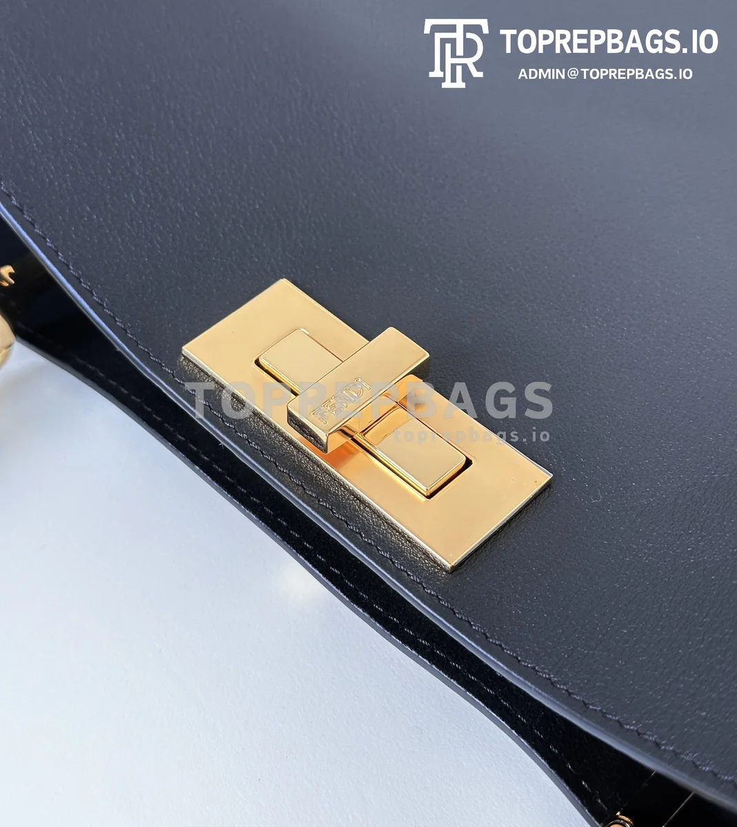 i1728987585_4748_7-1 Fendi Peekaboo Medium in Black
