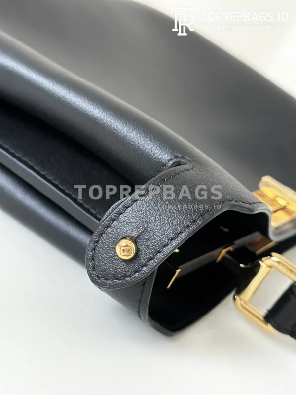 i1728987585_5086_4-1 Fendi Peekaboo Medium in Black