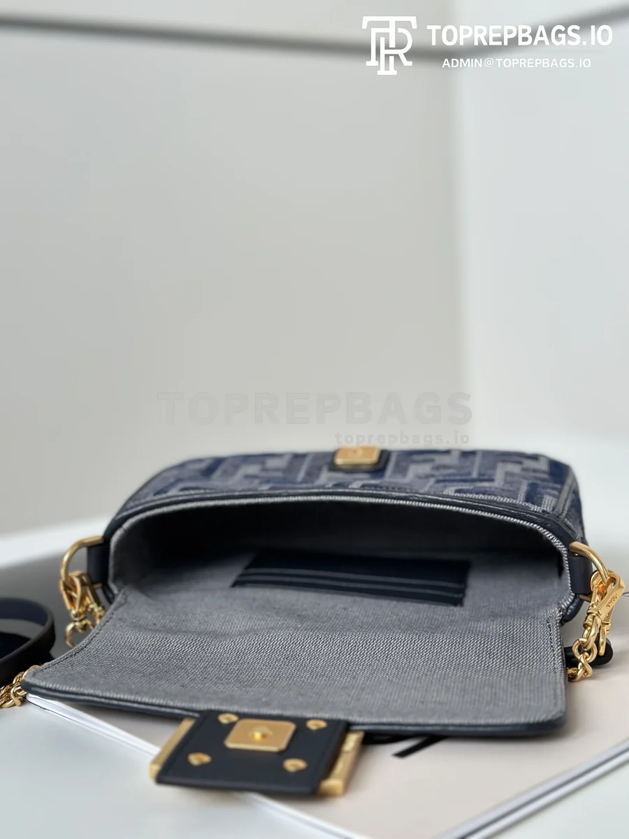 i1728987912_4143_5 Fendi Baguette Small in Grey