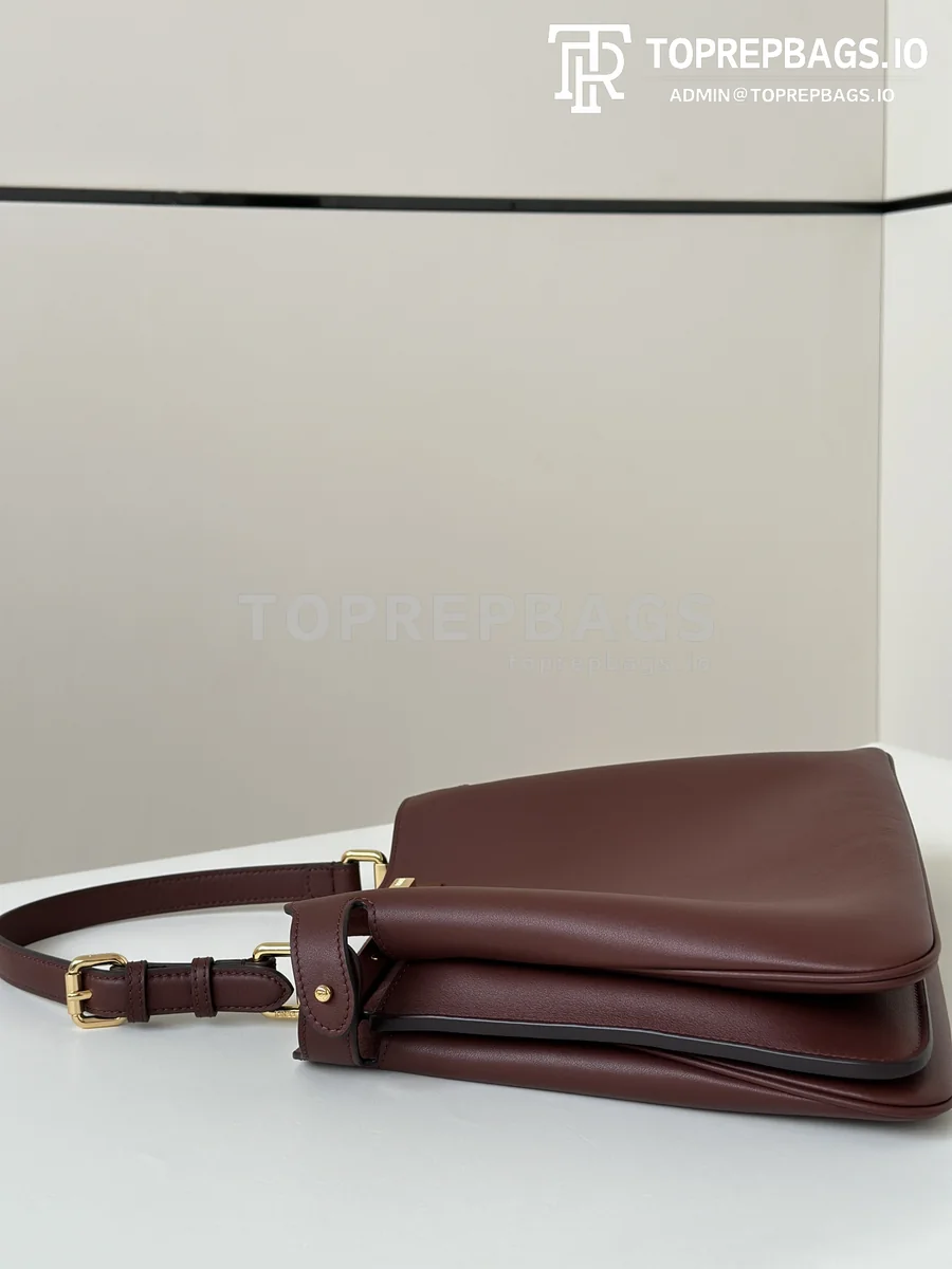 i1728990202_2235_2 Fendi Peekaboo Medium in Brown