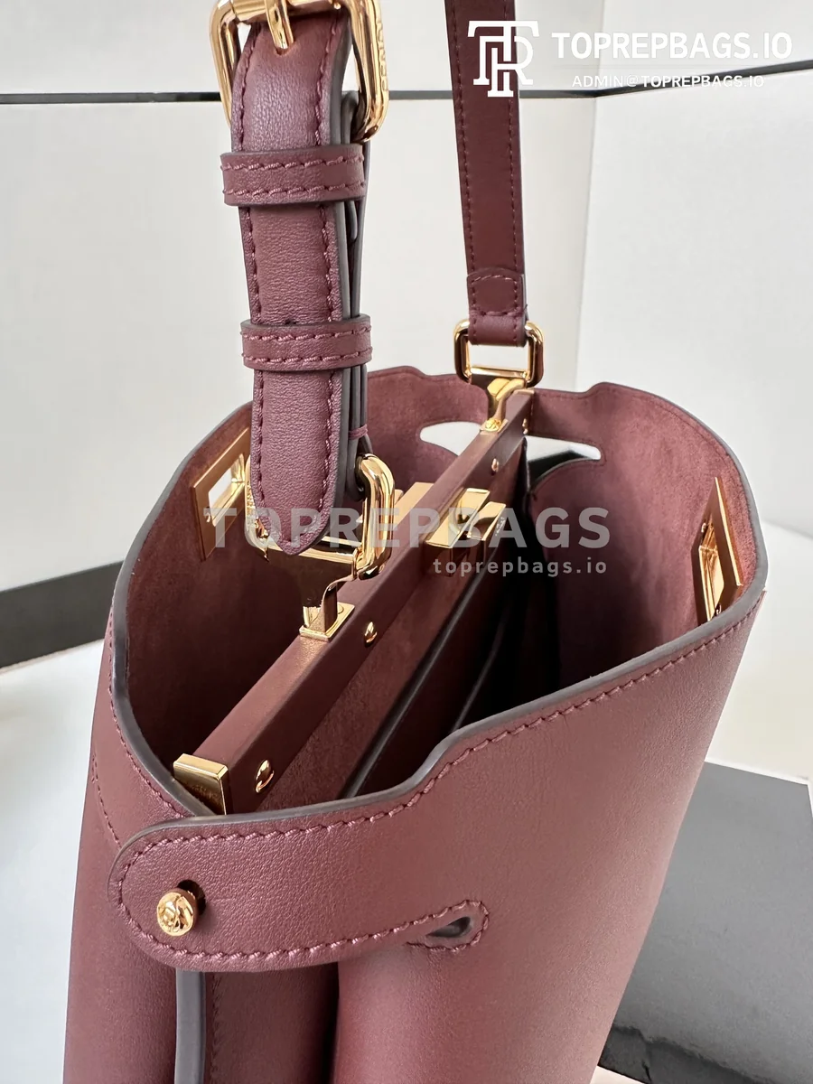 i1728990202_938_8 Fendi Peekaboo Medium in Brown