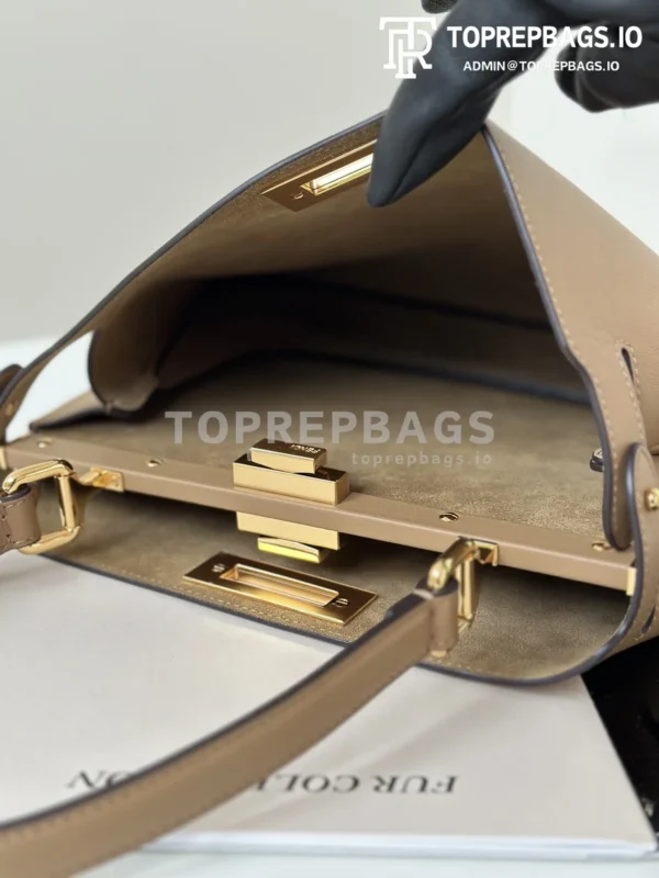 i1728991298_1352_2 Fendi Peekaboo Medium in Taupe