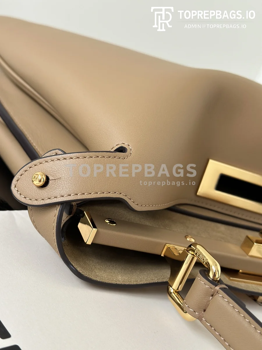 i1728991312_9508_0 Fendi Peekaboo Medium in Taupe