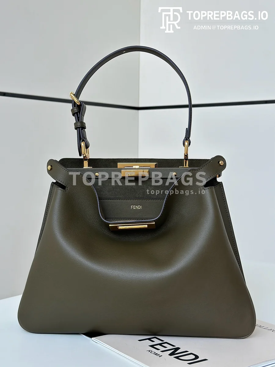 i1729507117_4102_1-1 Fendi Peekaboo Medium in Green
