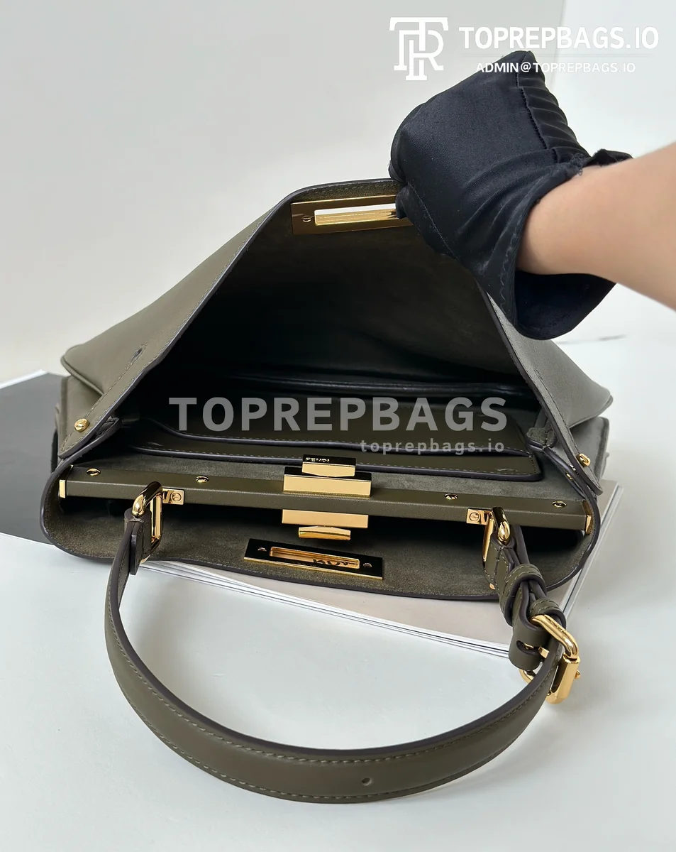 i1729507117_8528_8 Fendi Peekaboo Medium in Green
