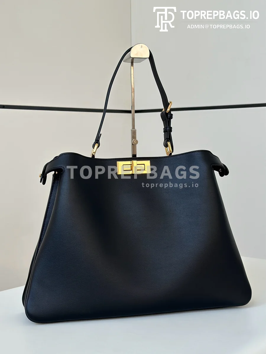 i1729507620_4292_1 Fendi Peekaboo Large in Black