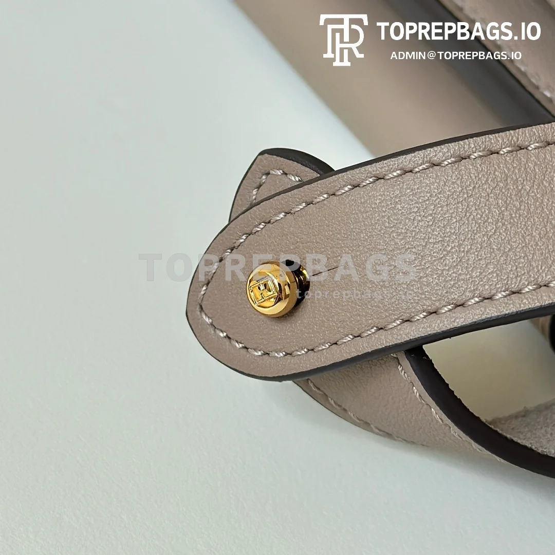 i1730537900_4366_4 Fendi Peekaboo Large in Taupe