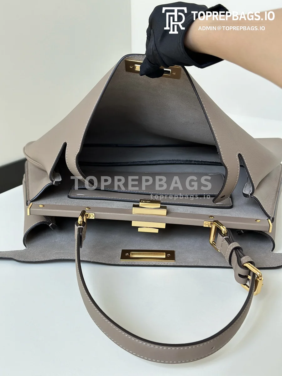 i1730537900_6817_8 Fendi Peekaboo Large in Taupe