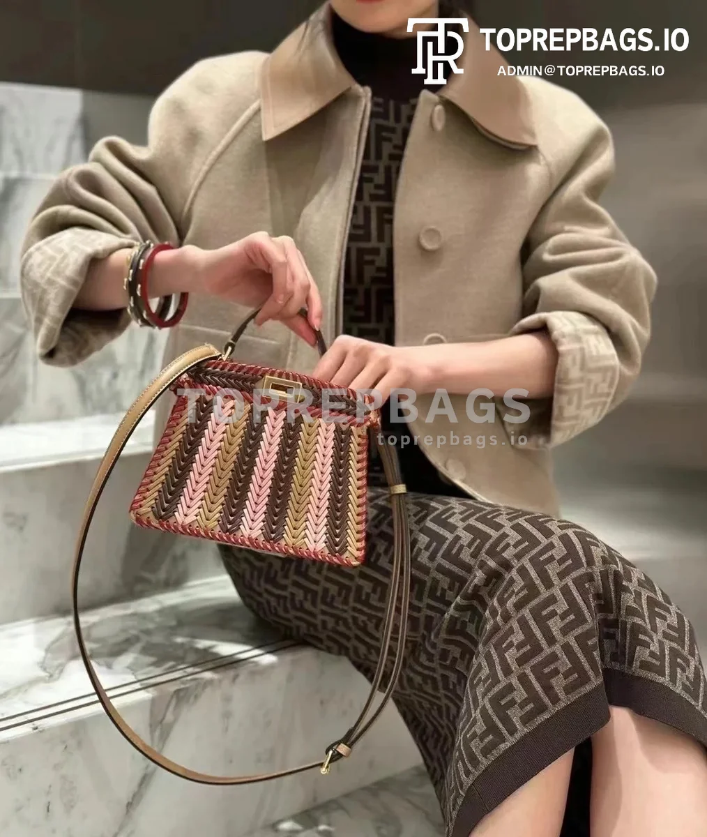 i1731832850_5030_0 Fendi Peekaboo ISeeU in Khaki