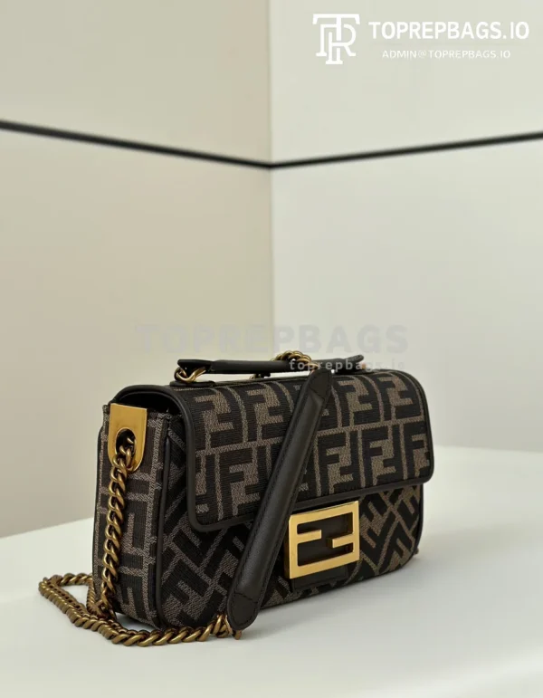 i1736591290_461_1 Fendi Baguette in Brown