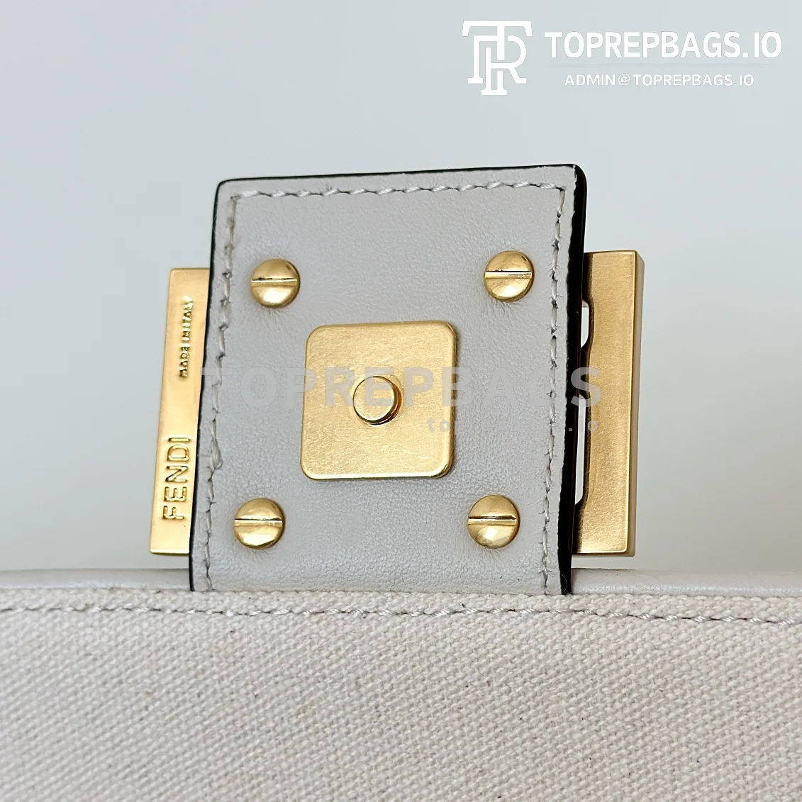 i1745126132_296_4 Fendi Baguette in Beige