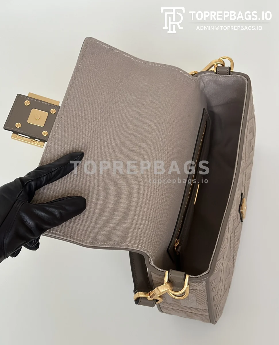 i1745126543_3209_8 Fendi Baguette in Taupe