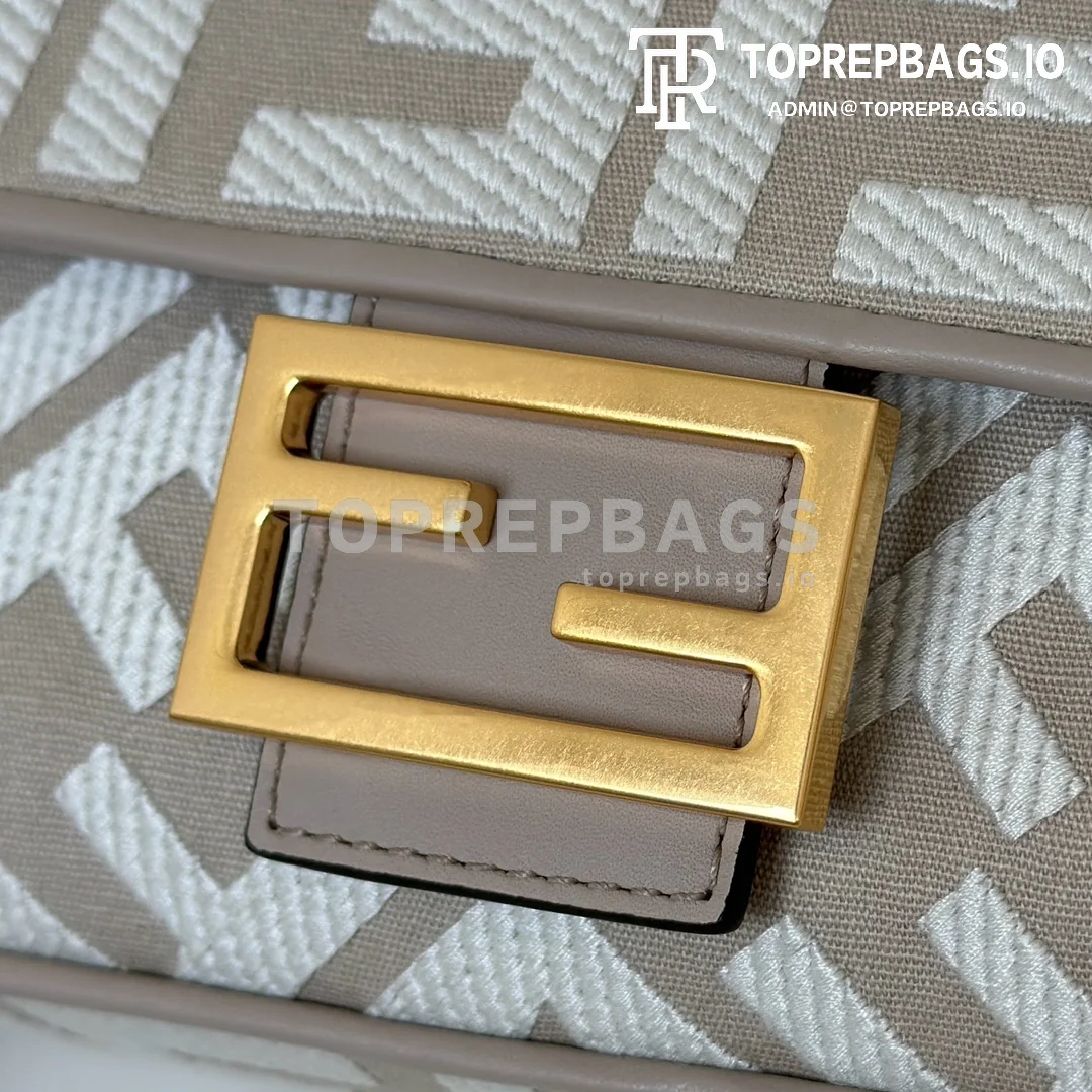 i1745126931_9881_4 Fendi Baguette in Grey
