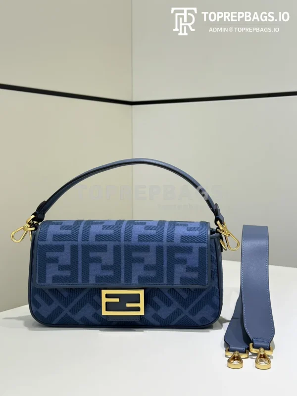 i1745640056_4883_0 Fendi Baguette in Blue