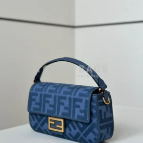 Fendi Baguette in Blue