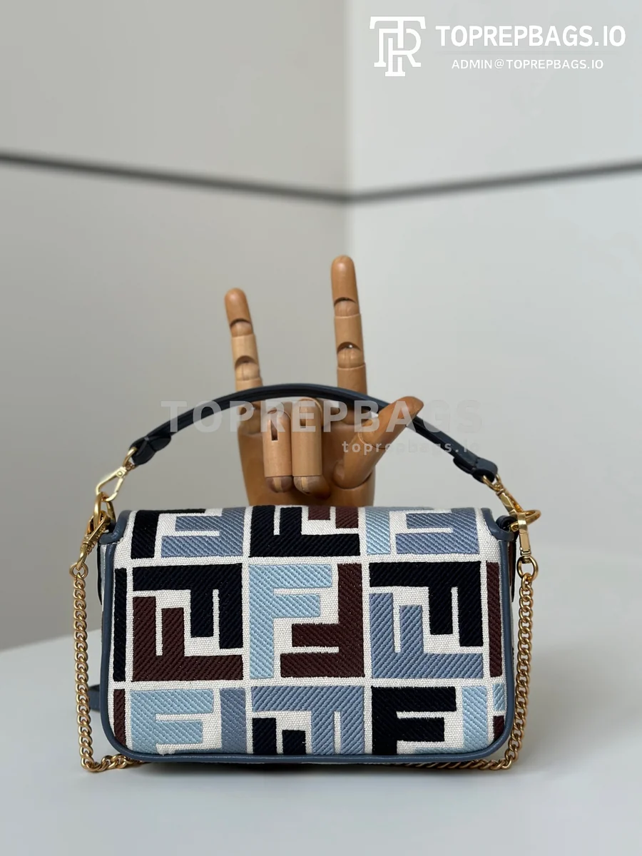 i1745644556329_808_0_2 Fendi Baguette in Blue