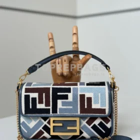 i1745644557674_2475_0_0 Fendi Baguette in Blue