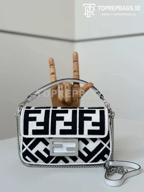 i1745644849305_8736_0_0 Fendi Baguette in White