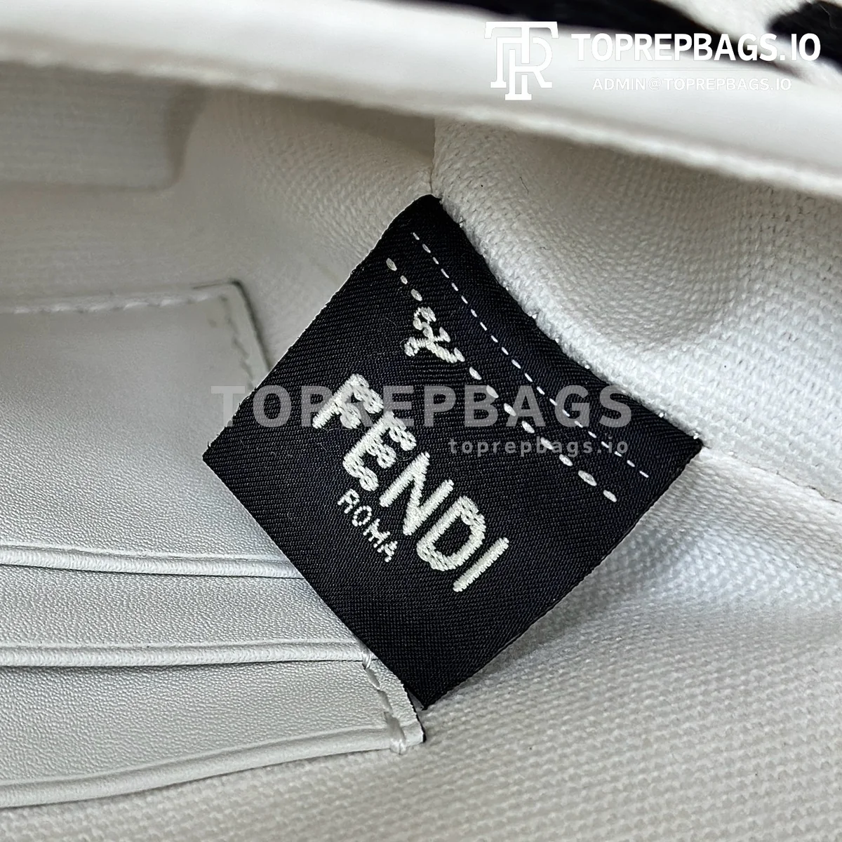 i1745644850087_8792_0_7 Fendi Baguette in White