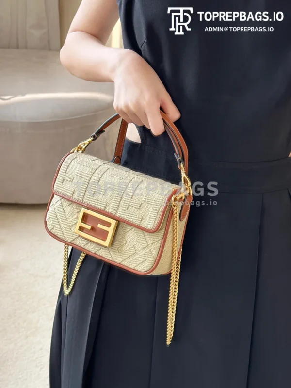 i1745645095166_2407_0_1 Fendi Baguette in Beige