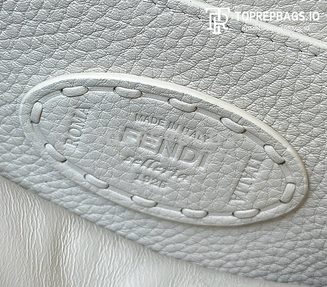 i1745740411_2352_6 Fendi Peekaboo Small in White