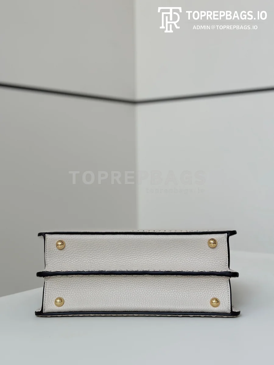 i1745740411_3986_3 Fendi Peekaboo Small in White