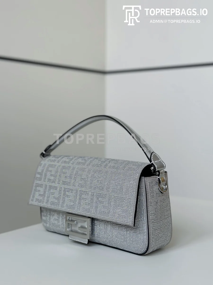 i1746195573_9951_1 Fendi Baguette Medium in Grey