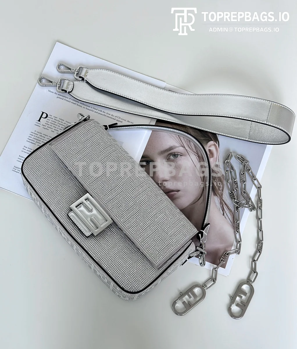 i1746195611_3090_0 Fendi Baguette Medium in Grey