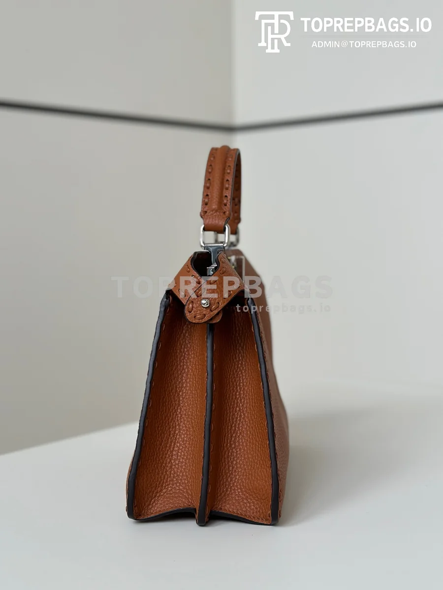 i1746598587270_3839_0_2 Fendi Peekaboo Small in Brown