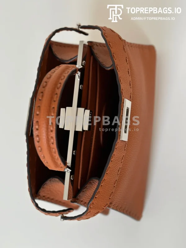i1746598587305_2291_0_7 Fendi Peekaboo Small in Brown