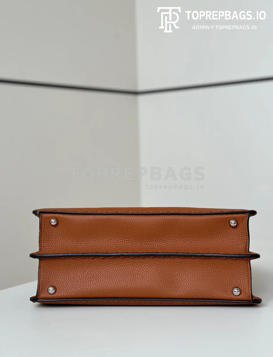 i1746598723108_614_0_2 Fendi Peekaboo Medium in Brown