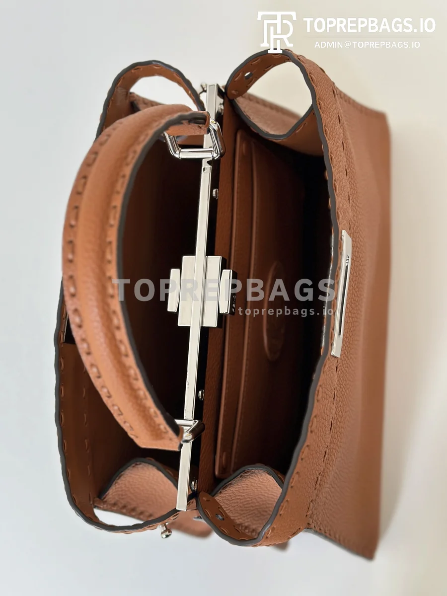 i1746598723472_6296_0_7 Fendi Peekaboo Medium in Brown