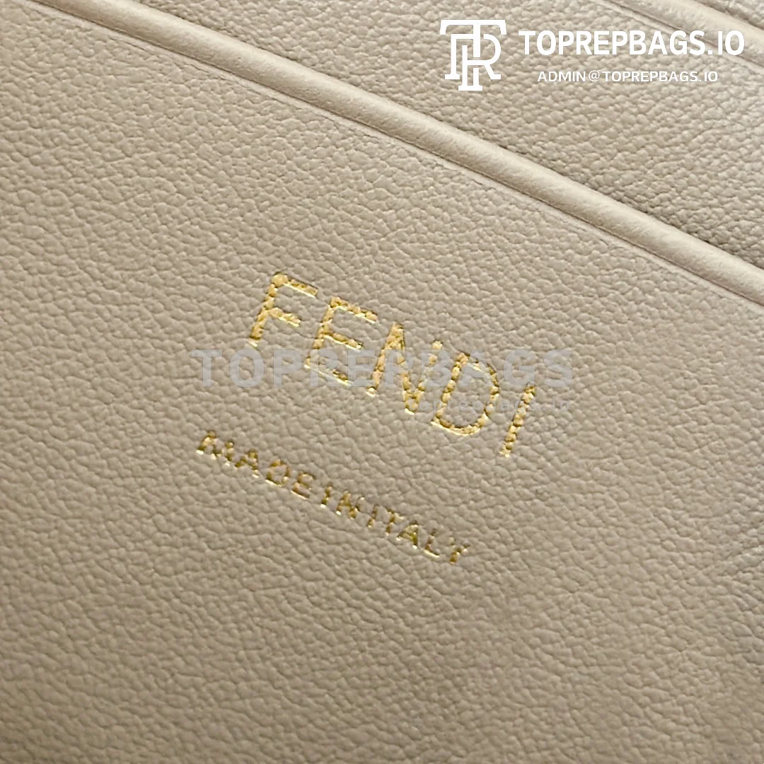 i1747041359_2520_6 Fendi Baguette in Taupe