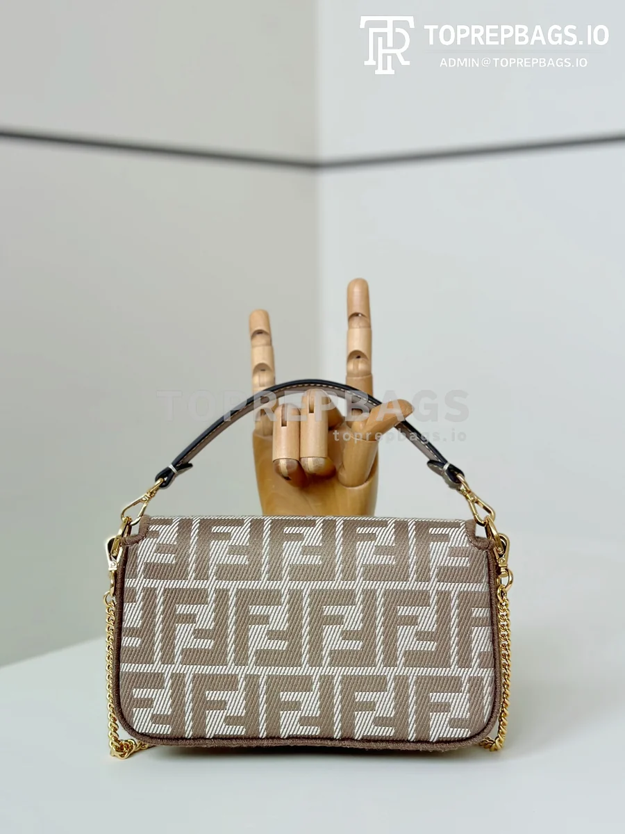 i1747041359_835_3 Fendi Baguette in Taupe