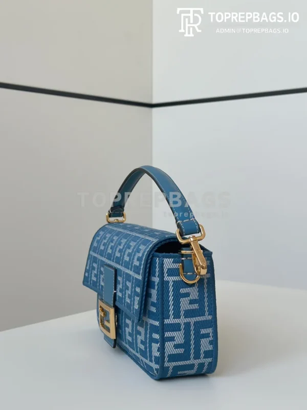 i1747126974_4033_1 Fendi Baguette Medium in Blue